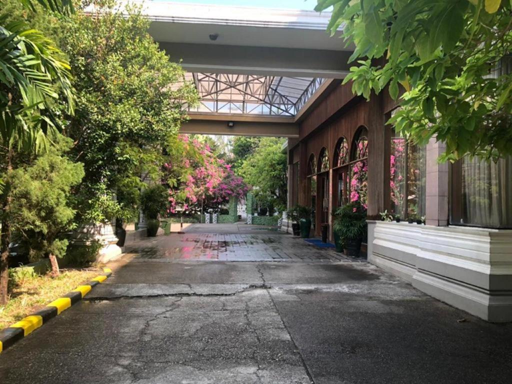 Yuzana Garden Hotel Yangón Exterior foto